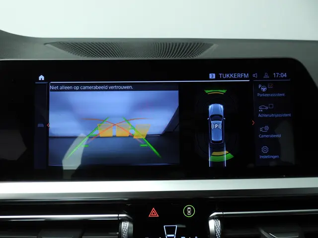 BMW 3 Serie Touring 318i 2022 Benzine 31