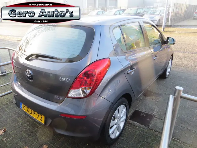 Hyundai i20 1.2i i-Deal 1 eigenaar 2015 Benzine 7