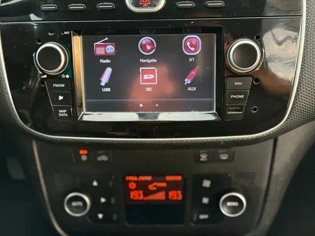 Fiat Punto Evo 0.9 TA Sempre 2017 Benzine 11