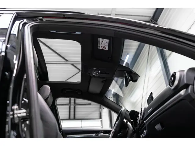 Audi S3 2.0 TFSI S3 quattro Pano B&O Camera 2017 Benzine 19