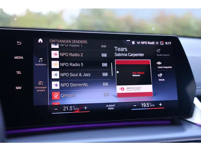 BMW X1 xDrive30e 2023 Hybride Benzine 48