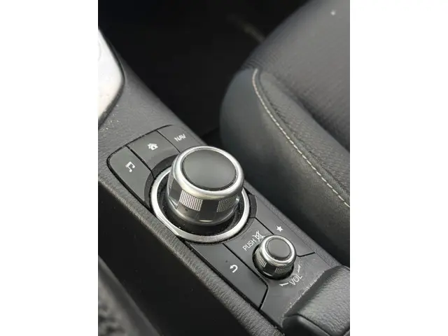 Mazda 2 1.5 Skyactiv-G Luxury HUD CAM NAVI 2022 Benzine 15