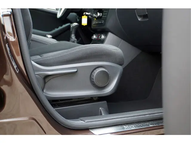 Mercedes-Benz B-Klasse B 180 Ambition 2014 Benzine 10