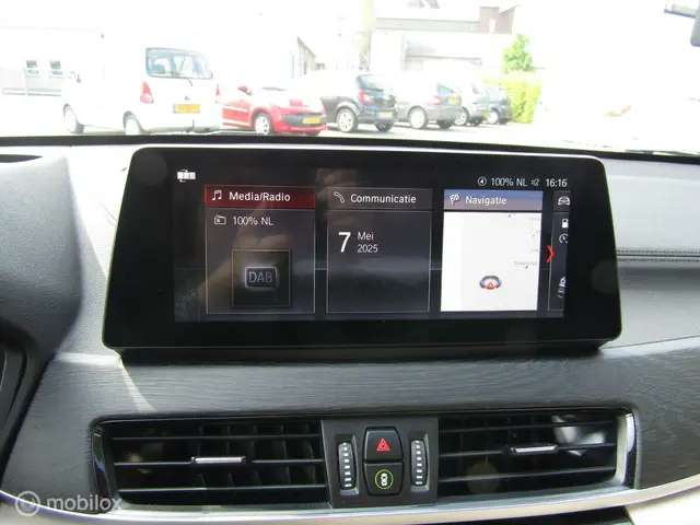 BMW X1 sDrive20i Business Edition Plus 2021 Benzine 12