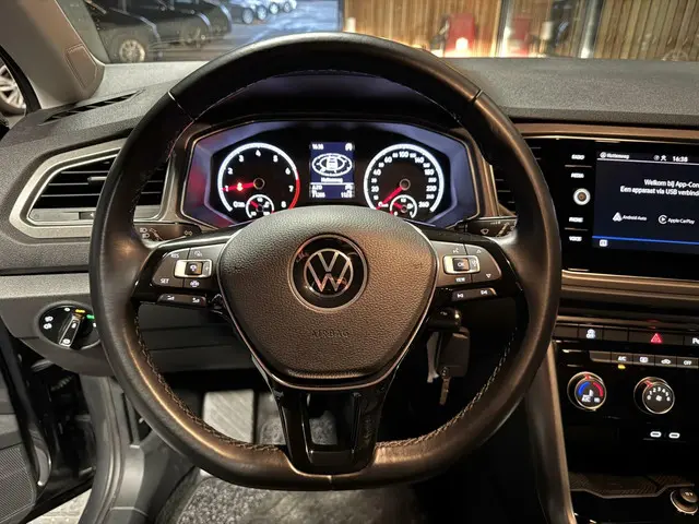 Volkswagen T-Roc 1.5 TSI Style grijs 2020 Benzine 13