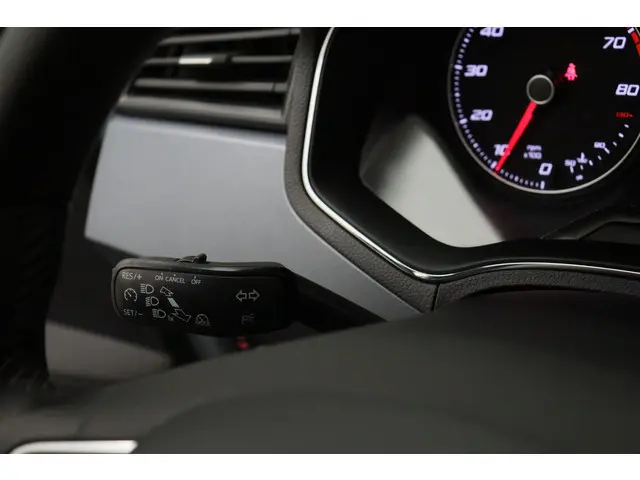 SEAT Arona 1.0 TSI Style 2018 Benzine 25