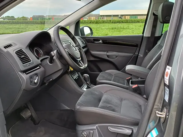 Volkswagen Sharan 2.0 TSI Highline 7 Pers. 2016 Benzine 29
