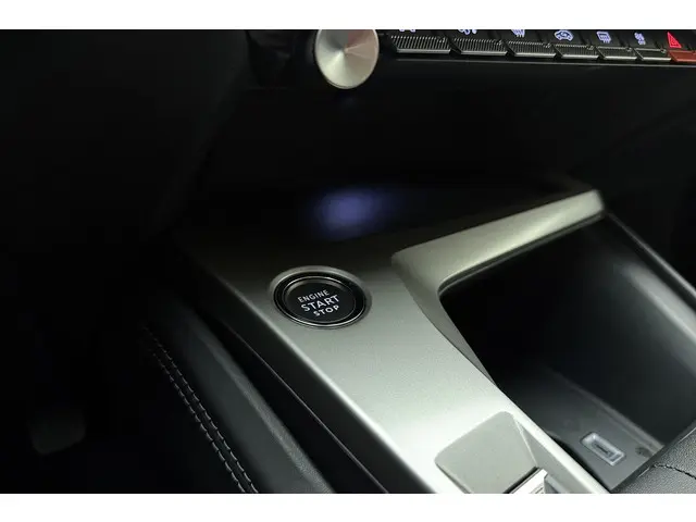 Peugeot 308 1.2T 130pk Allure 2023 Benzine 24