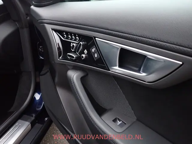 Jaguar F-Type 3.0 V6 Coupé 2015 Benzine 24