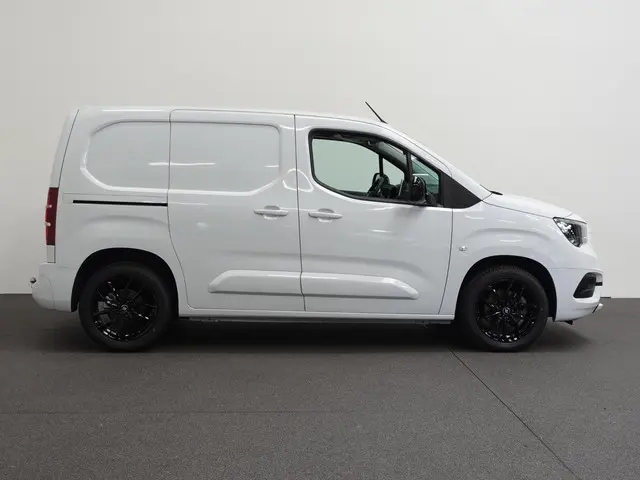 Opel Combo 130pk L1 2023 Diesel 39