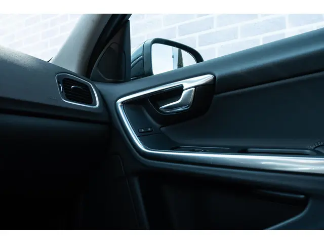 Volvo V60 T3 150 pk Momentum Automaat 2014 Benzine 15