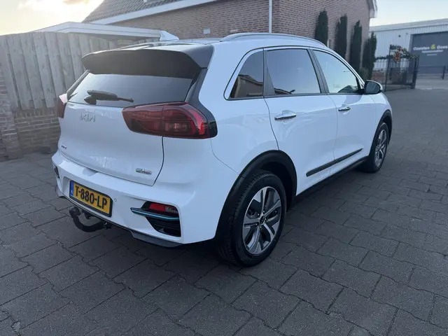 Kia e-Niro Executive 64 kWh VOL OPTIES 2022 Elektrisch 10