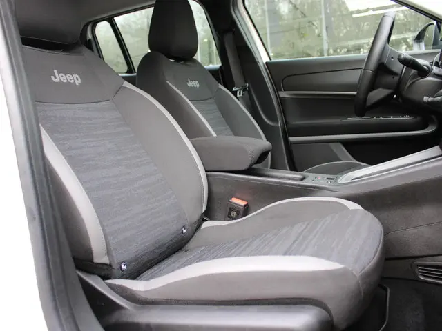 Jeep Avenger Longitude 54 kWh 2024 Elektrisch 14