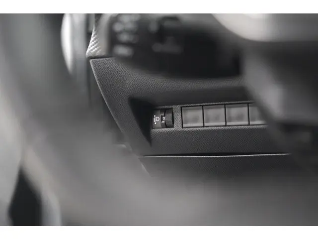 Peugeot 208 PureTech 100 Allure 2024 Benzine 39