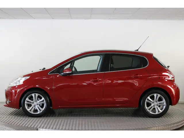 Peugeot 208 1.6 VTi Allure 120 PK. 2014 Benzine 8