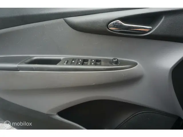 Opel KARL 1.0 ecoFLEX Innovation 2016 Benzine 6