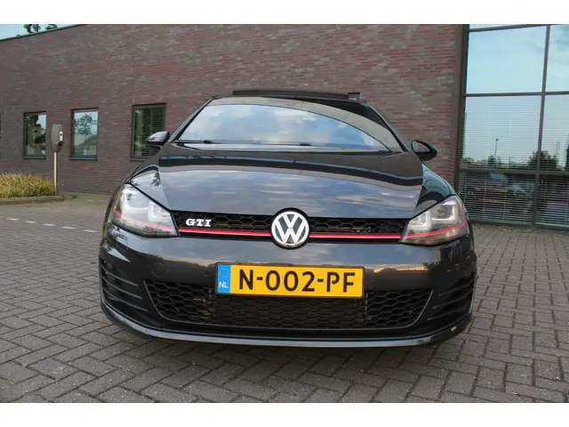 Volkswagen Golf 2