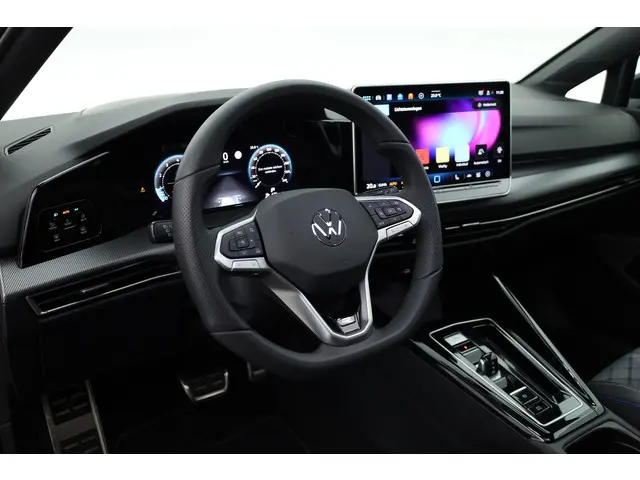 Volkswagen Golf 1.5 eTSI R-Line DSG 2024 Benzine 6