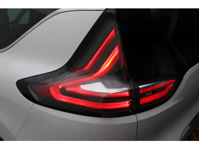 Renault Espace 1.8 TCe Limousin 7p. 2018 Benzine 32