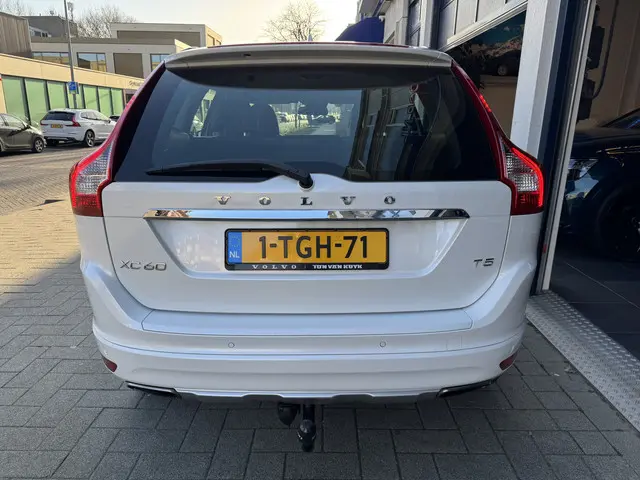 Volvo XC60 2.0 T5 FWD Summum 2014 Benzine 5