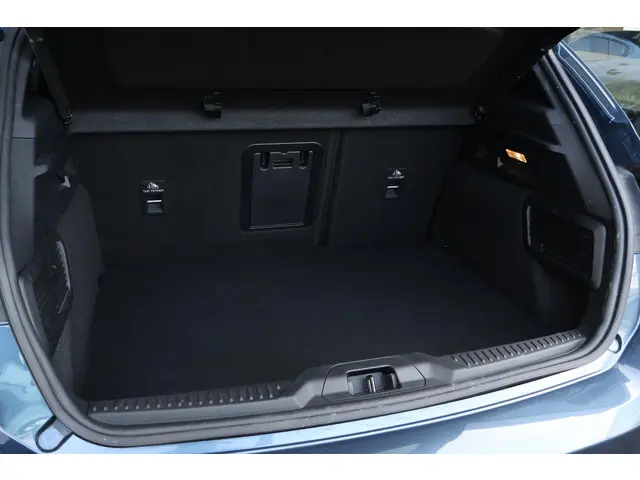 Ford Focus 1.0 EcoBoost Hybrid ST Line X 2024 Benzine 36