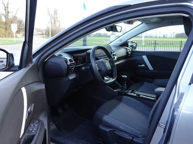 Citroën C4 1.2 Puretech 100PK Feel 2021 Benzine 4