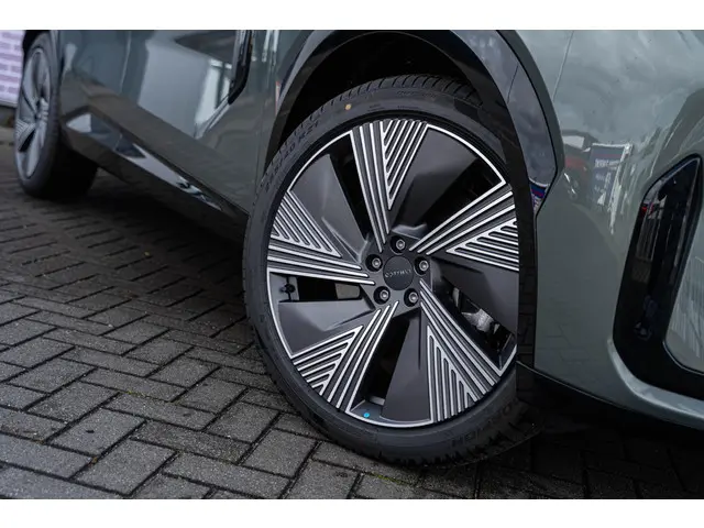 Lynk & Co 08 1.5 More 2025 Hybride Benzine 14