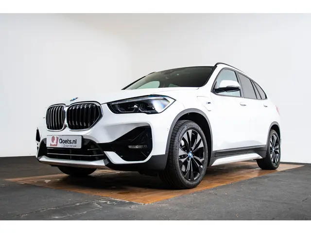 BMW X1 xDrive25e High Executive 2022 Hybride Benzine 21
