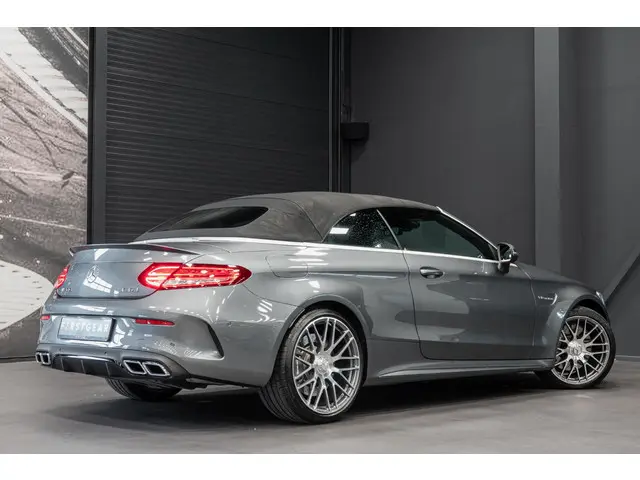 Mercedes-Benz C-Klasse Cabrio AMG 63 2018 Benzine 28