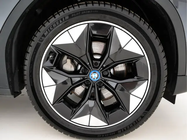 BMW iX3 High Executive 80 kWh [ 3-Fase ] 2021 Elektrisch 40