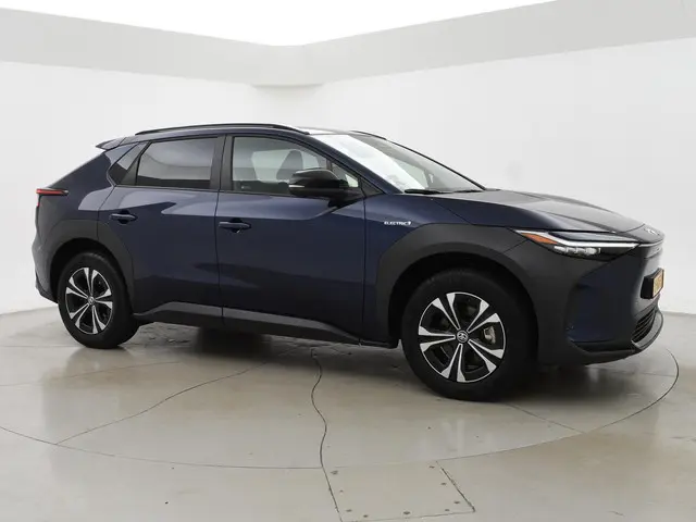 Toyota bZ4X DYNAMIC 71 kWh + TREKHAAK 2023 Elektrisch 30