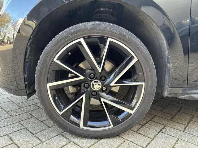 Škoda Kamiq 1.0 TSI 110pk Monte Carlo 2022 Benzine 9