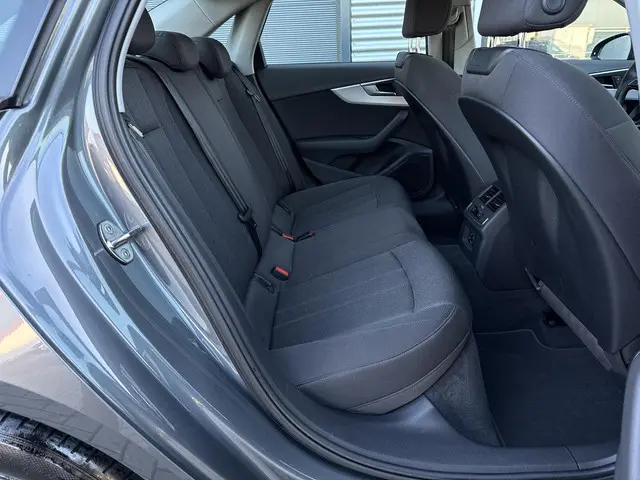 Audi A4 Limousine 1.4 TFSI Pro Line 2016 Benzine 31