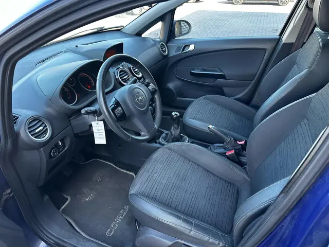 Opel Corsa 1.4-16V BlitZ 2014 Benzine 4