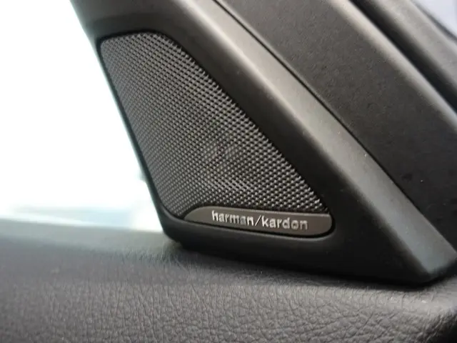 BMW 5 Serie 528i High Executive Iuxury Aut- 2014 Benzine 24