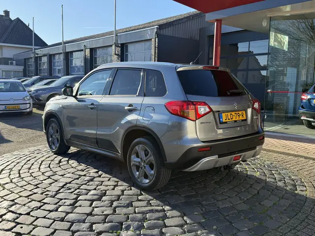 Suzuki Vitara 1.6 Exclusive 2015 Benzine 3