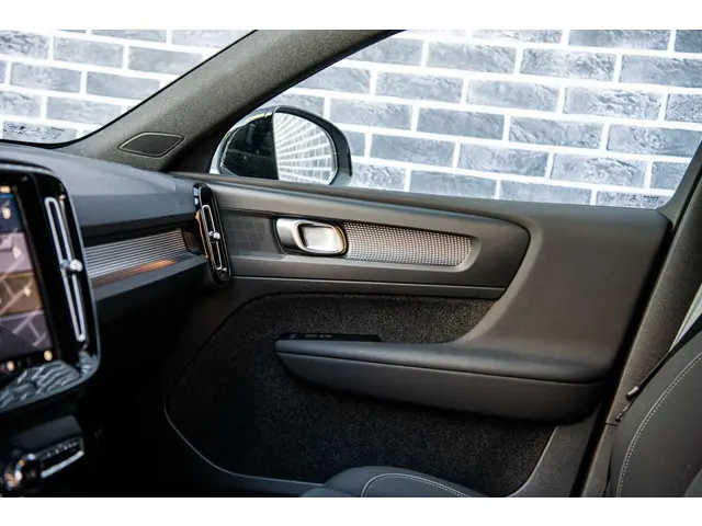 Volvo XC40 Recharge Core 2022 Elektrisch 30