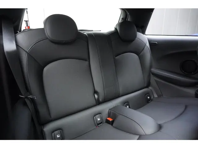 MINI 3-Deurs Cooper C 2022 Benzine 10