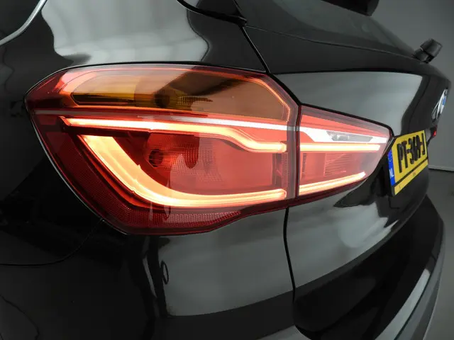 BMW X1 sDrive20i Executive 2017 Benzine 37