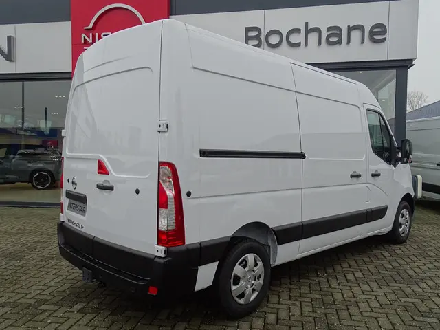 Nissan Interstar 2.3 dCi L2H2 N-Connecta 2024 Diesel 5