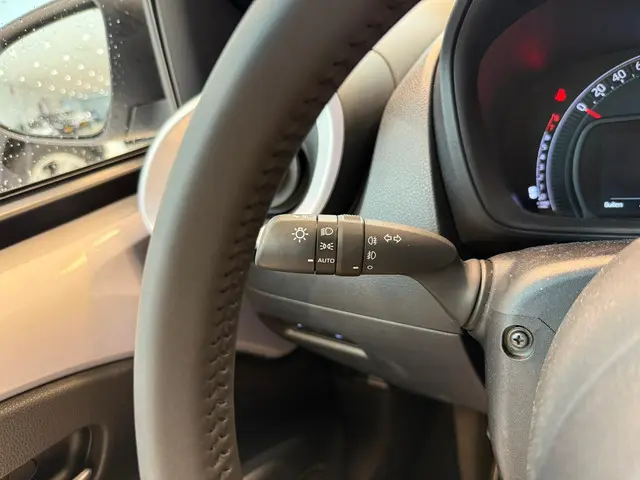 Toyota Aygo X 1.0 VVT-i MT JBL 2025 Benzine 12