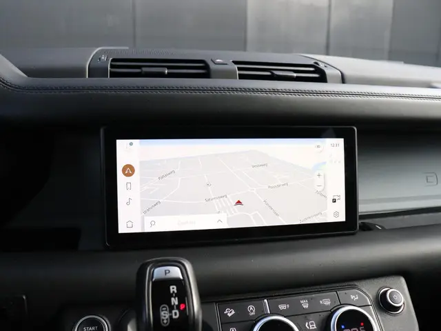 Land Rover Defender 2.0 D240 110 HSE 2020 Diesel 6