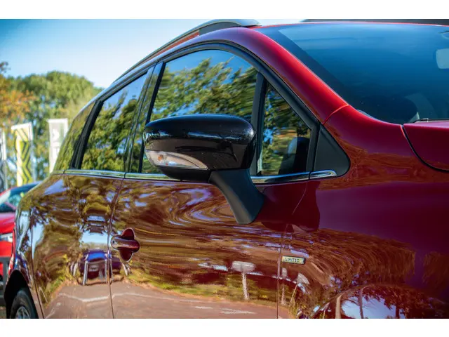 Renault Clio Estate TCe 90 Limited 2020 Benzine 32