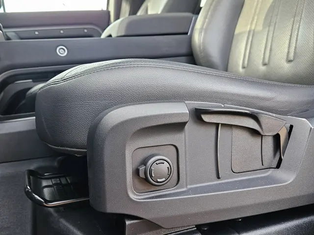 Land Rover Defender 110 2.0 P400e 2021 Hybride Benzine 27