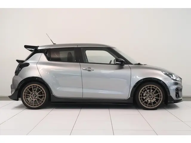 Suzuki Swift 1.4 Sport Smart Hybrid 2021 Benzine 17