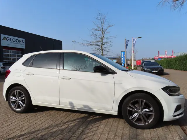 Volkswagen Polo 1.0 TSI Highline Business R 2020 Benzine 6