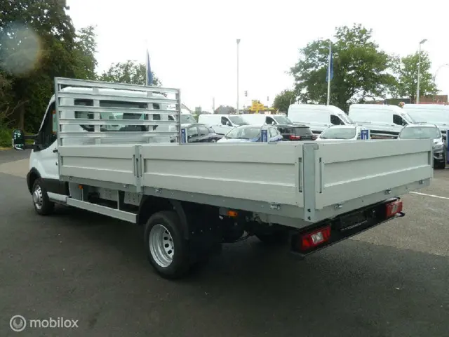 Ford Transit 350 2.0 TDCI L4H1 Trend RWD HD 2022 Diesel 4