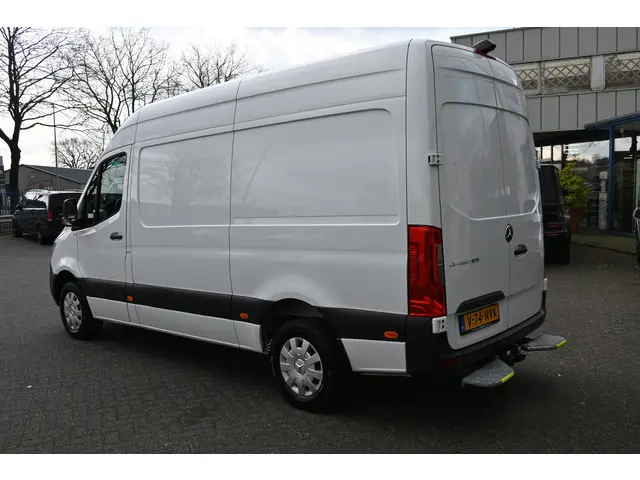 Mercedes-Benz Sprinter 317 CDI L2H2 2023 Diesel 10