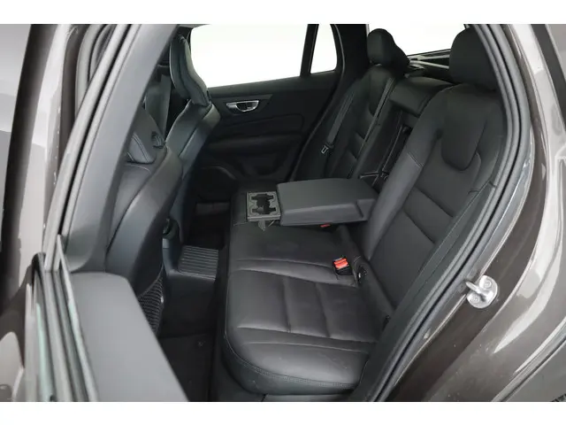 Volvo V60 T6 Recharge Plus Dark 2023 Hybride Benzine 29