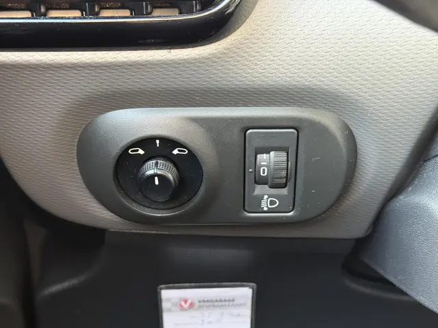 Citroën C4 Cactus 1.2 PureTech Business 2017 Benzine 26